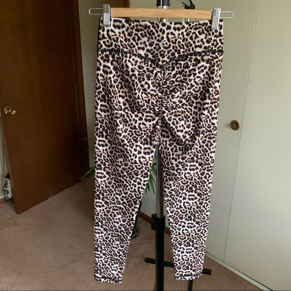 Zyia Butt Scrunch Leggings Leopard Cheetah